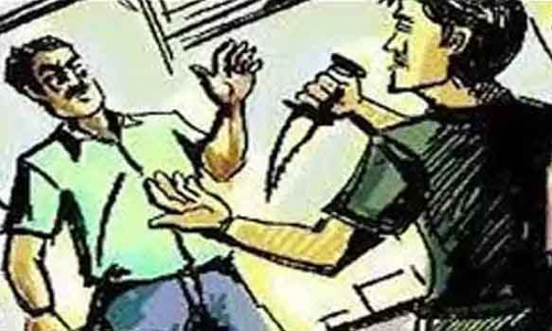 ரூ.500க்காக கத்தி முனையில் வழிப்பறி !