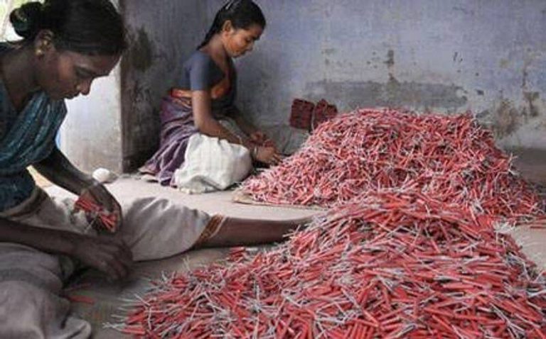 பட்டாசு ஆலைகளில் ஆய்வு ! சிறப்பு குழு அமைப்பு !