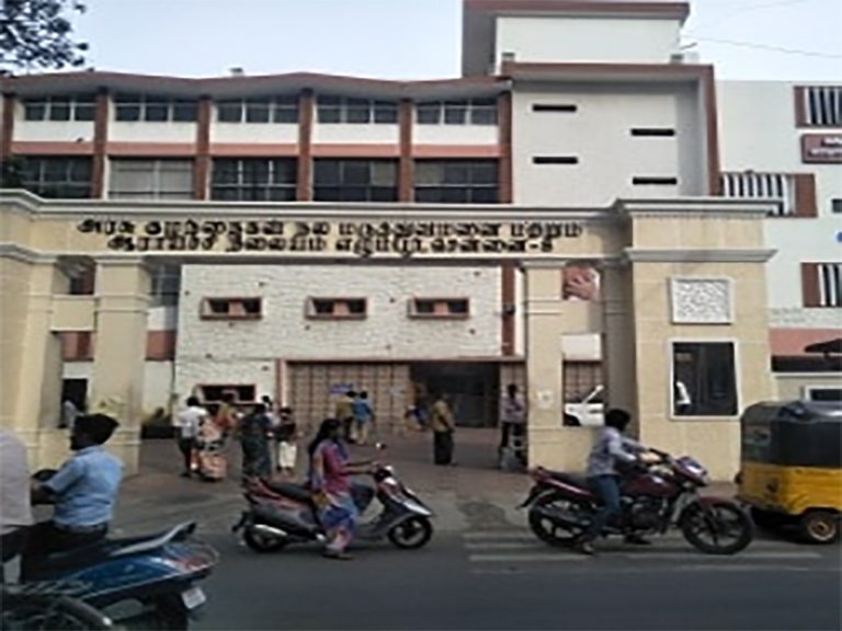 மருத்துவமனையில் 100 குழந்தைகள் அனுமதி!!
