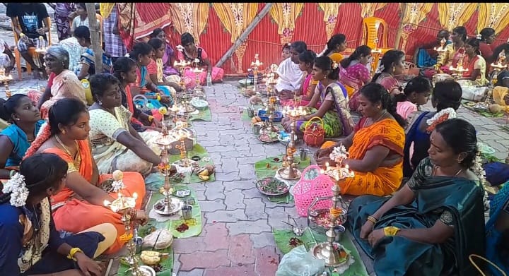 மன்னாடிமங்கலம் அருள்மிகு ஸ்ரீ பாம்பாலம்மன் கோவிலில் திருவிளக்கு பூஜை