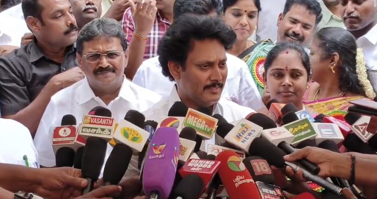 கல்விக் கட்டணத்திற்காக குரல் குடுப்பது முறையல்ல