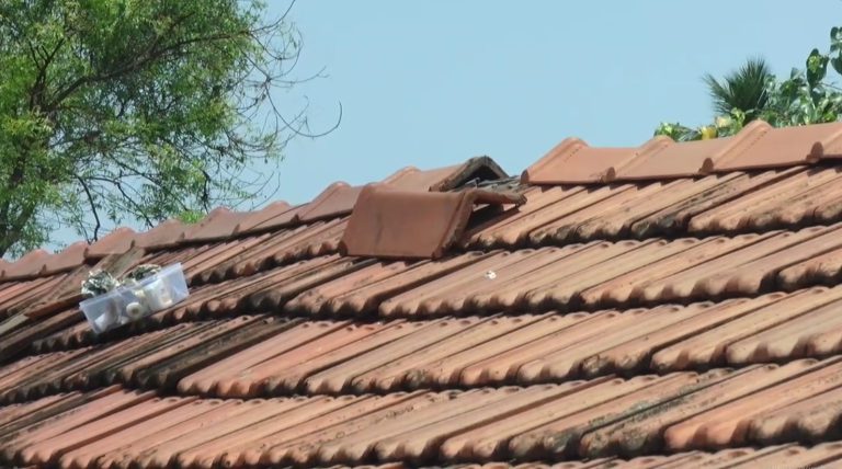 சினிமா பாணியில் 20 சவரன் நகை கொள்ளை