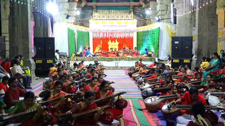 விஜயதசமியன்று வீணை இசை வழிபாடு